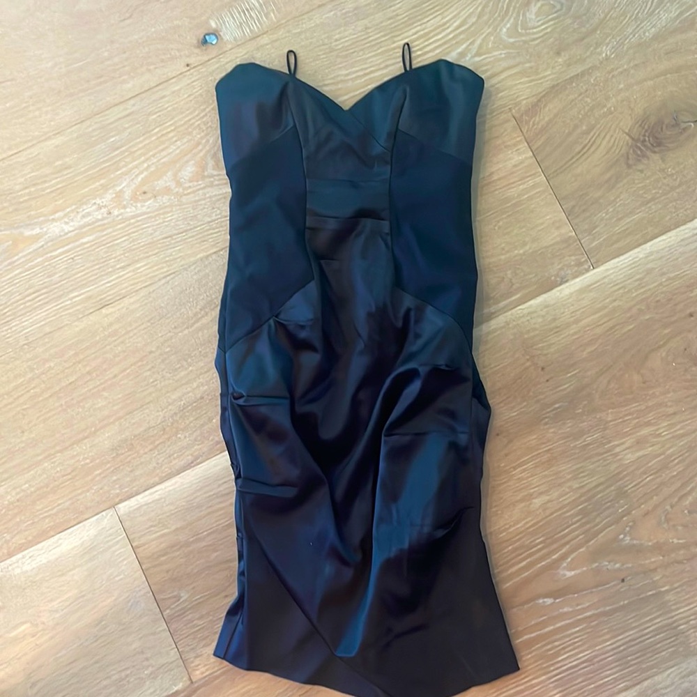 Nicole Miller Collection. Classic satin corset sweetheart style formal midi
